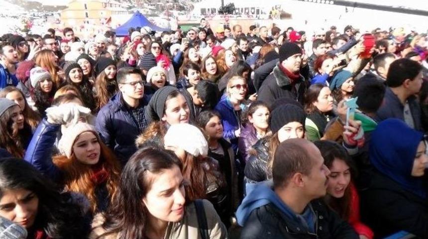 Atiye, Saklıkent Konserinde Hayranının Telefonu İle &Ouml;z &Ccedil;ekim Yaptı