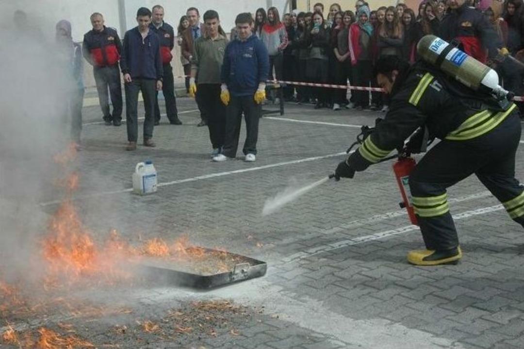 Alaplı&rsquo;da Okullarda Yangın S&ouml;nd&uuml;rme Ve Kurtarma Tatbikatı