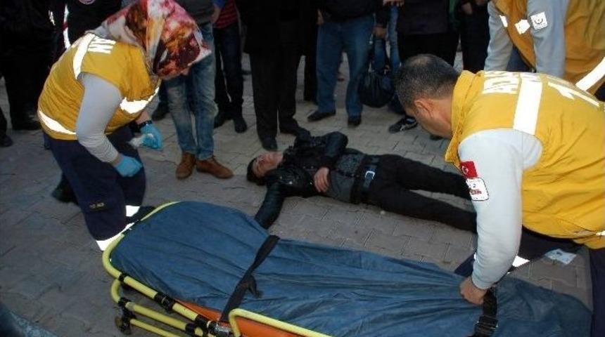 Sokak Ortasında Kavga: 1 Yaralı