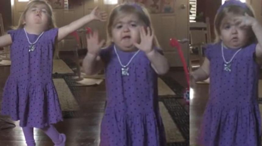  Nadir g&ouml;r&uuml;len bir hastalıkla m&uuml;cadele eden minik kız fenomen oldu