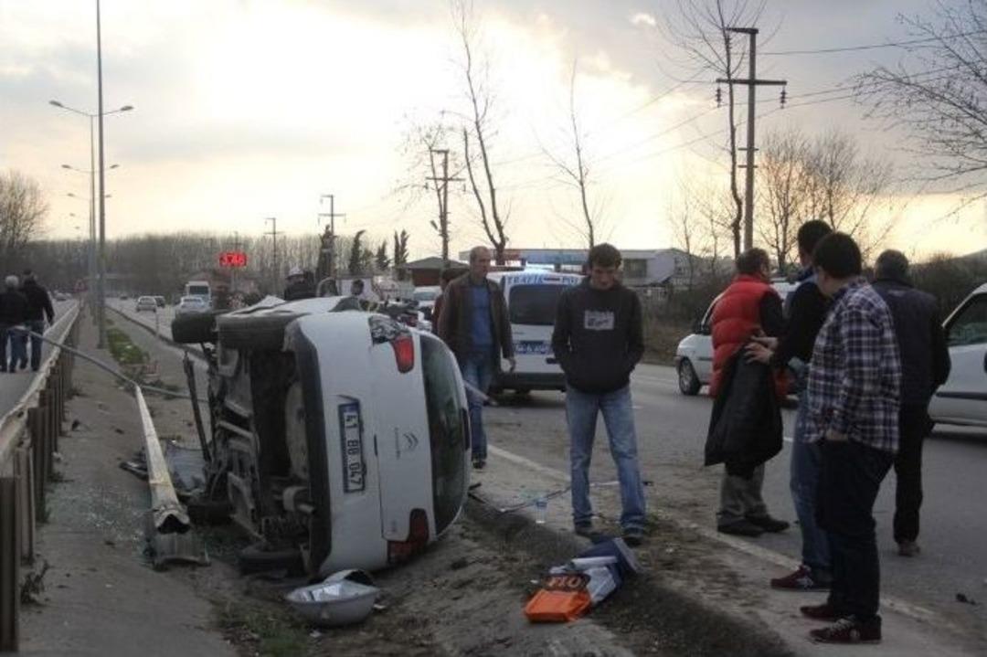 Direksiyon Hakimiyetini Kaybetti Kaza Yaptı: 1 Yaralı