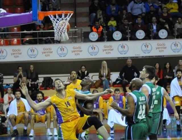 Royal Halı Gaziantep-Darüşşafaka Doğuş: 69-72