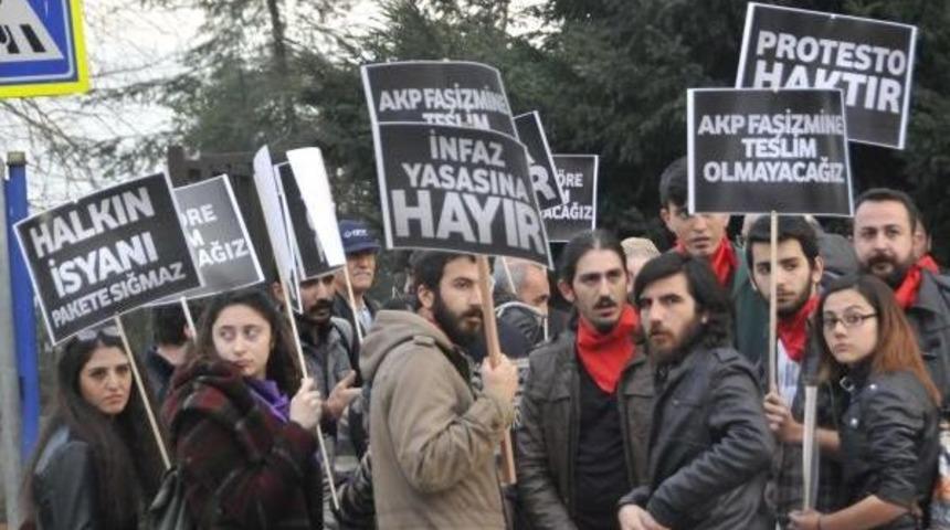 İ&ccedil; G&uuml;venlik Yasa Tasarısı İzmit'te Protesto Edildi