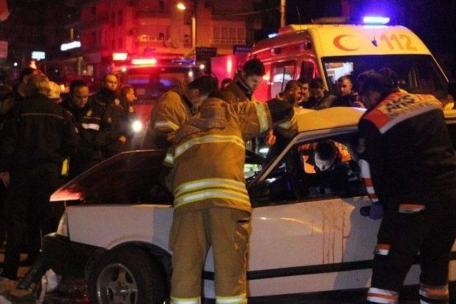 İzmir’de Trafik Kazası: 3 Yaralı