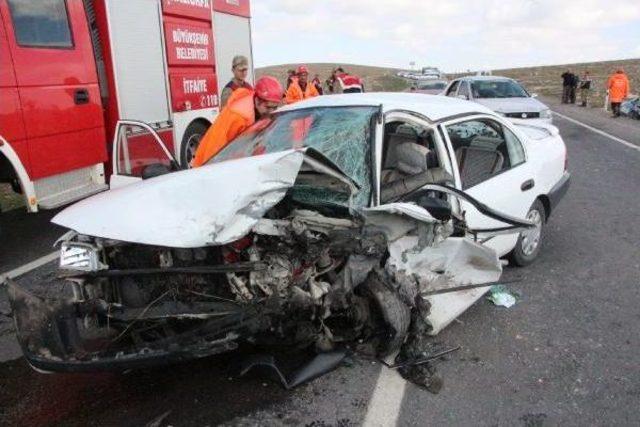 Şanlıurfa’Da 2 Otomobil Çarpıştı: 9 Yaralı