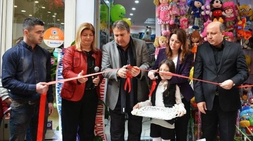 Yunusemre Belediyesi&rsquo;nin Kursları İlk Meyvesini Verdi