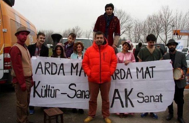 Milletvekili Aday Adayına &Ouml;ğrencilerinden Tiyatrolu Destek 1