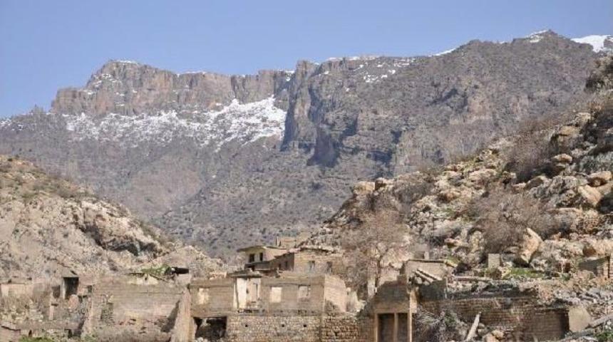 Asurilerin K&ouml;ylerine D&ouml;n&uuml;ş&uuml;, Işid Tehlikesine Takıldı