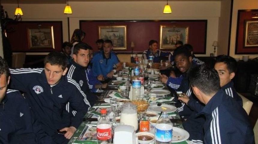 Kasımpaşa&rsquo;da Kebap Keyfi