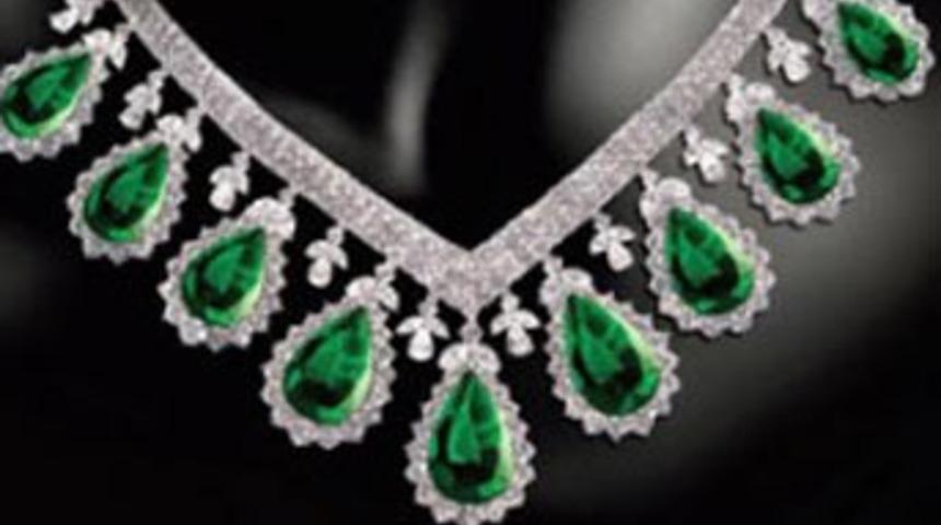 Hırsızlar bulundu gerdanlık ortada yok