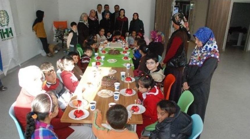 İhh Miniklerinden Gen&ccedil;lik Merkezine Ziyaret