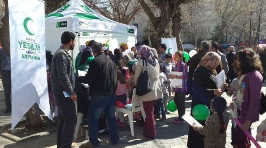Yeşilay Standı B&uuml;y&uuml;k İlgi G&ouml;rd&uuml;