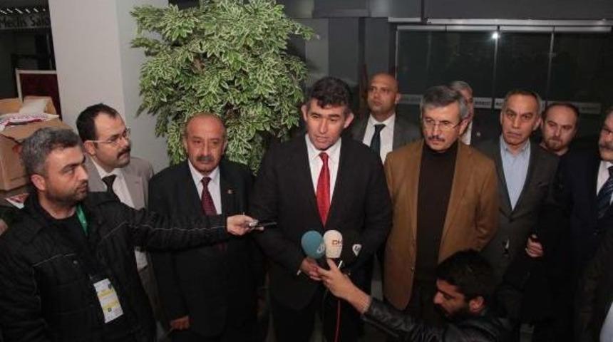 Feyzioğlu H&uuml;k&uuml;mete Sordu: Anayasanın Ilk 3 Maddesinin Değiştirilmesi S&ouml;z&uuml; Verdiniz Mi?