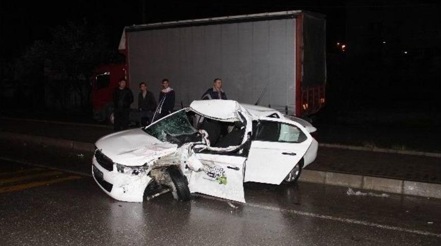 Otomobil Kamyonete &Ccedil;arptı: 1 &Ouml;l&uuml;