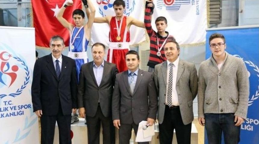 Ankara&rsquo;da Boks Heyecanı