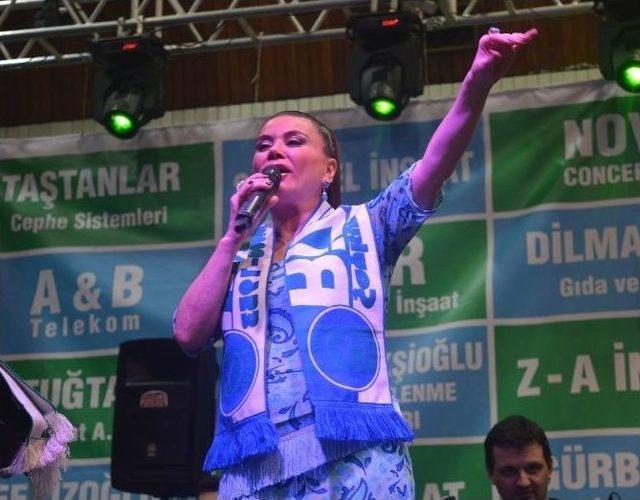 Bursa&rsquo;da Rizeliler Gecesi 1