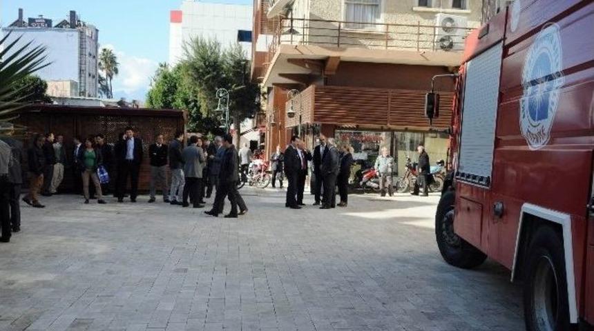 Muratpaşa Kaymakamlık Binasının Elektrik Panosu Patladı