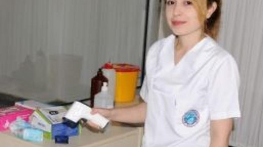 Hemşire Adayları İlk Sağlık Hizmetlerini Medikoda Veriyor