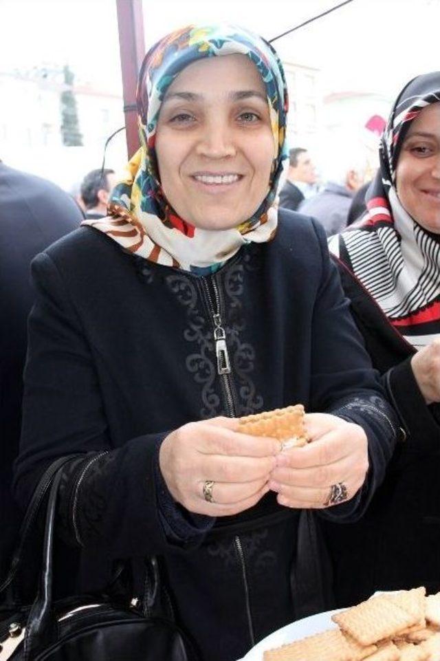 Ak Parti Aday Adayı Şakır&rsquo;dan Ziyaret&ccedil;ilere &lsquo;kıstırma&rsquo; İkramı 3