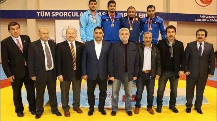 Milli G&uuml;reş&ccedil;i Dedesinin Yolunda