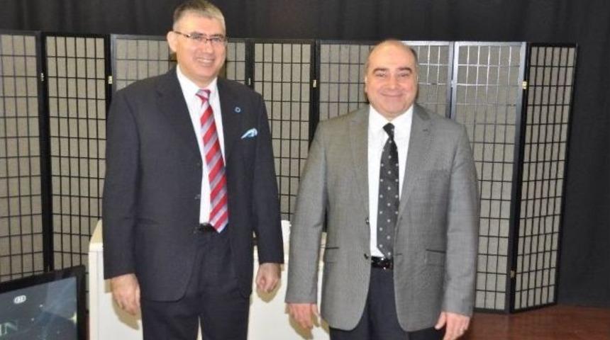 Prof. Dr. M. Akif B&uuml;y&uuml;kbeşe Mirkelam G&ouml;z Merkezinde