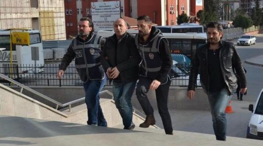 Otomobilden 25 Kilo Eroin &Ccedil;ıktı