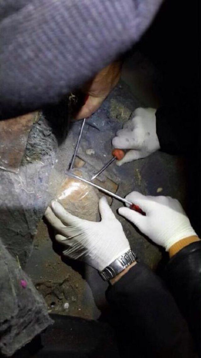 Otomobilden 25 Kilo Eroin &Ccedil;ıktı 1