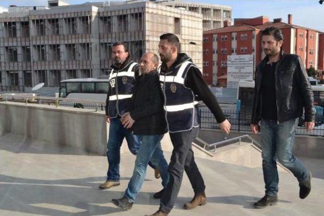 Otomobilden 25 Kilo Eroin &Ccedil;ıktı 3