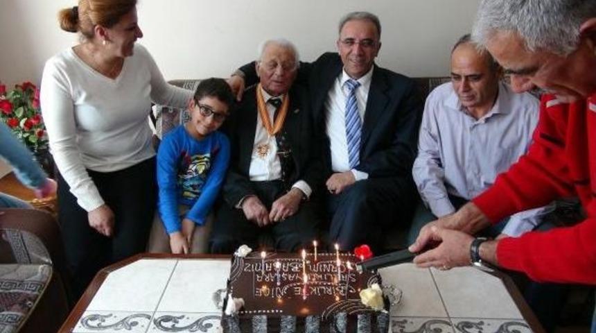 Kore Gazisi Aşkın, 88'inci Yaşını Kutladı