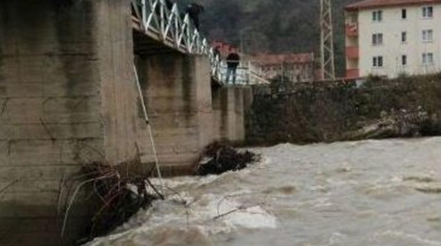 &Ccedil;aya Atlayan Yaşlı Kadın &Ouml;l&uuml; Bulundu