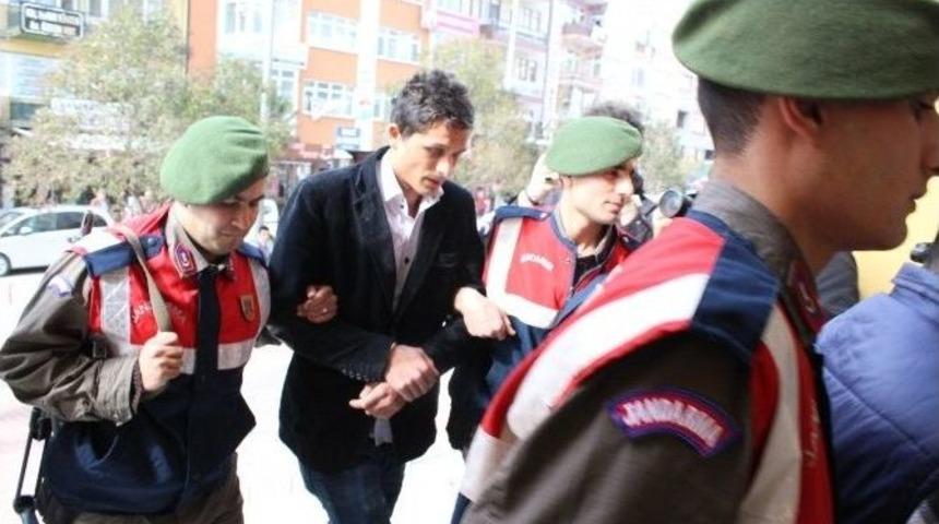 Yarış Atı &Ccedil;alan &Uuml;&ccedil; Kişi G&ouml;zaltına Alındı