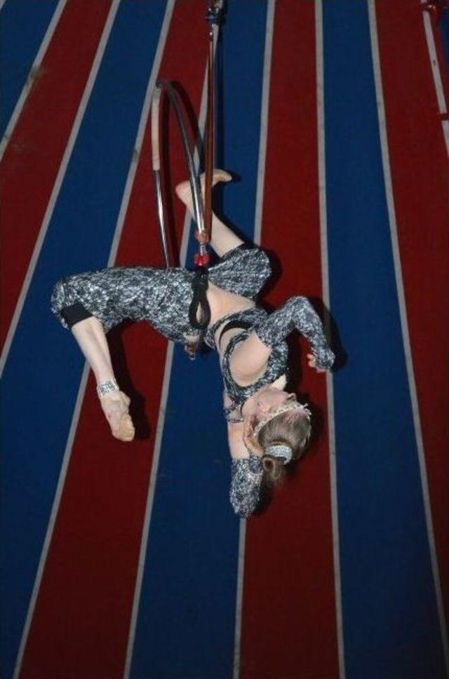 Ceyhan&rsquo;da Arena Sirki&rsquo;ne Yoğun İlgi 2