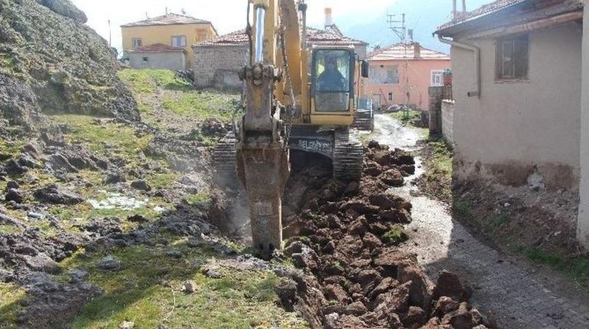 Gazi Mahallesinde Yol Genişletme &Ccedil;alışması