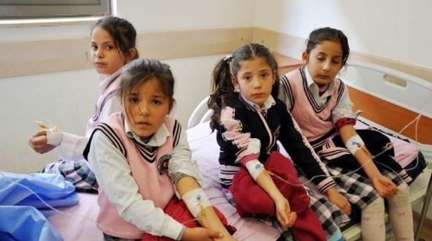 Besni'de 6 &Ouml;ğrenci S&uuml;tten Zehirlendi