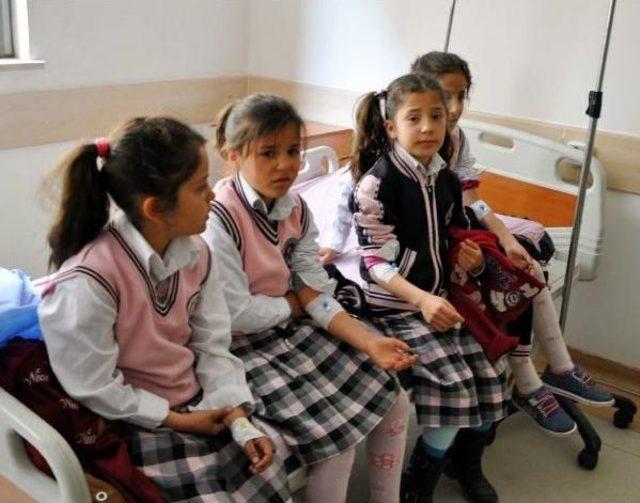 Besni de 6 &Ouml;ğrenci S&uuml;tten Zehirlendi 3