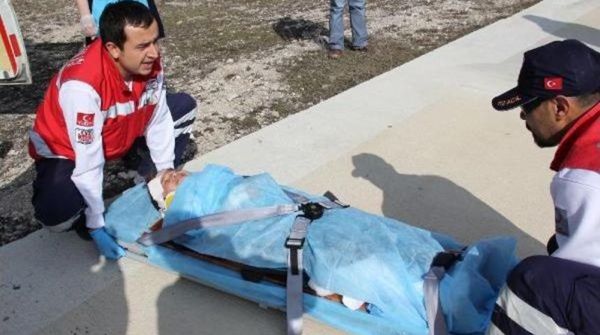 Kazada Yaralanan &Ccedil;ocuk Ambulans Helikopterle Sevk Edildi