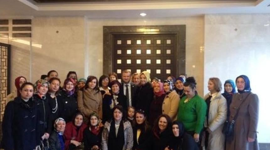 Ak Partili Kadınlar Cumhurbaşkanlığı Sarayını Gezdi