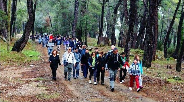 Kepez’in Doğa Yürüyüşüne 100 Doğasever Katıldı