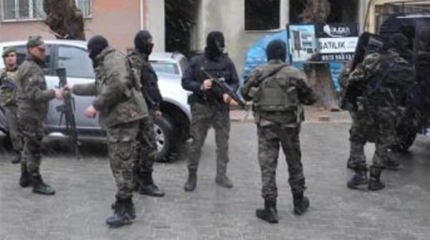 Turkey Detains 10 In Isıl Raids
