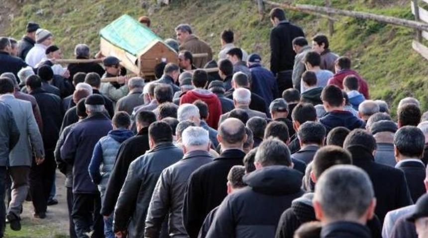 Ormanda Cesedi Bulunan Gen&ccedil; Toprağa Verildi