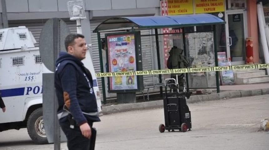 Durakta Unutulan &Ccedil;anta F&uuml;nyeyle Patlatıldı