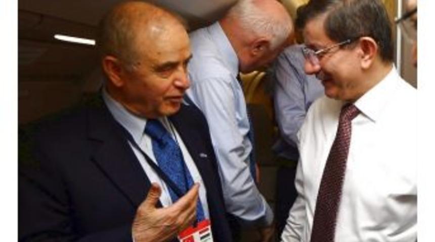 İsmet G&uuml;ral, Başbakan&rsquo;ı Macaristan D&ouml;n&uuml;ş&uuml; U&ccedil;akta Bilgilendirdi