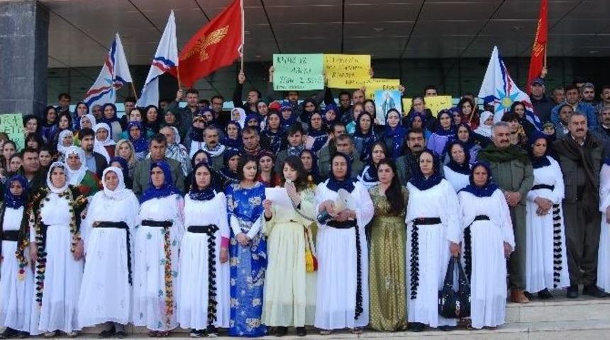 İdil&rsquo;de İ&ccedil; G&uuml;venlik Yasasına Kıyafetli Protesto