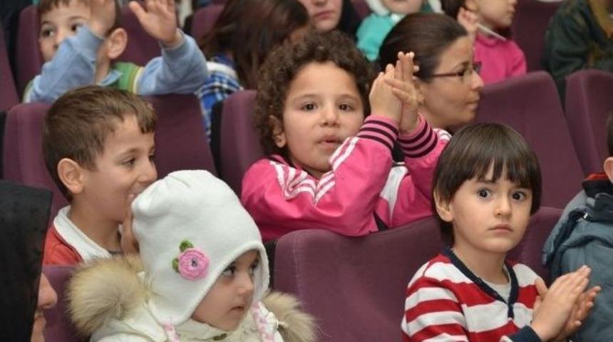 Kartepe&rsquo;nin Minikleri Tiyatro İle Buluştu