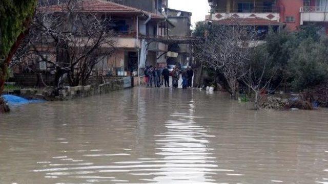 Hatay da Sağanak Yağmur Hayatı Olumsuz Etkiledi 2