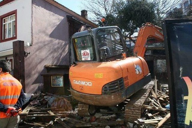 Marmaris&rsquo;te Projeye Aykırı Turistlik İşletmeler Yıkılıyor 3