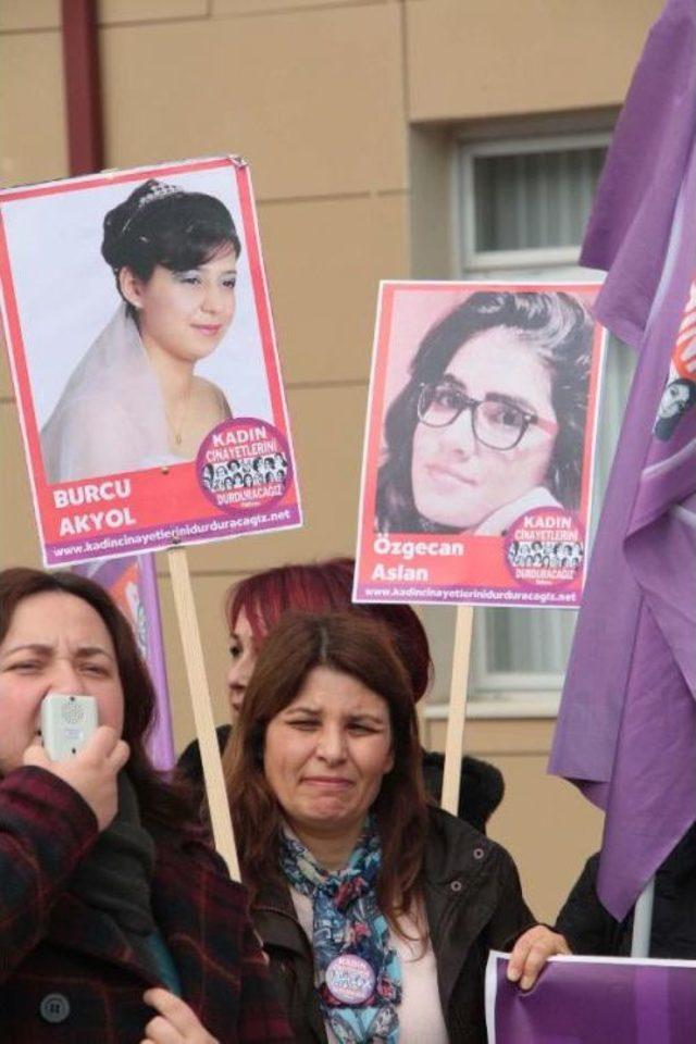 Hamile Eşini Öldürdüğü Ileri Sürülen Sanığın Yargılanmasına Devam Edildi