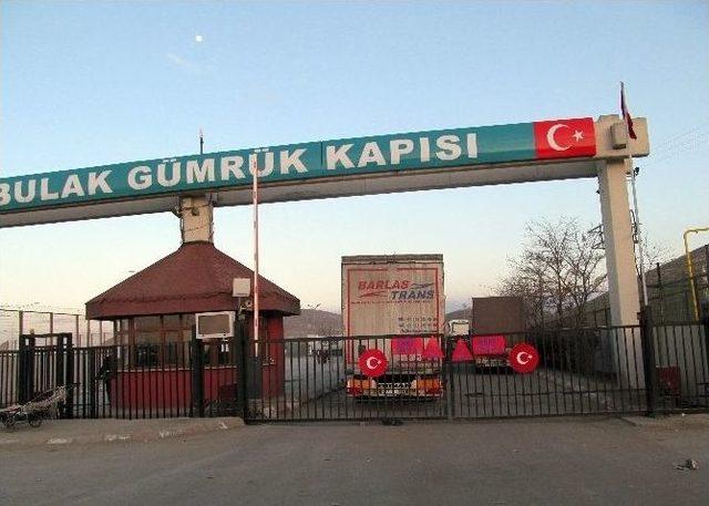 Tır Kuyruğu Yirmi Kilometreyi Aştı