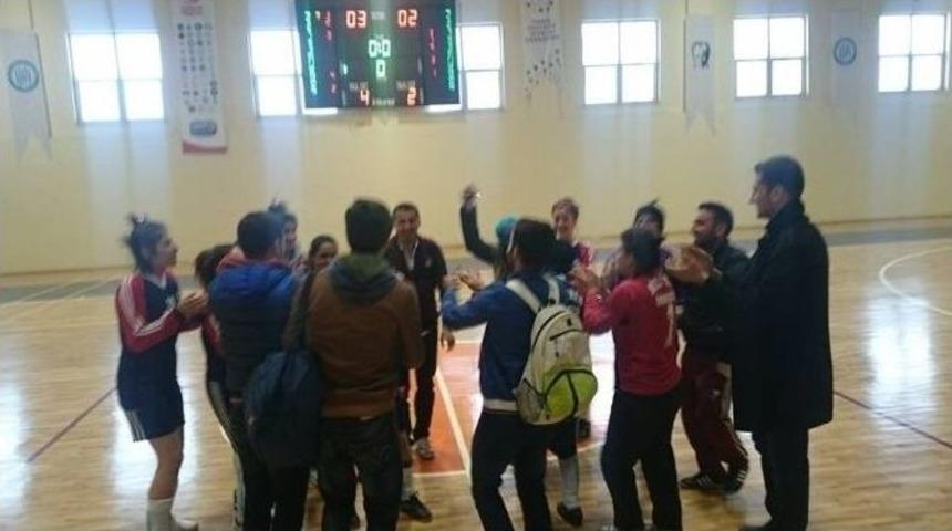 Be&uuml; Bayan Futsal Takımı, Ks&uuml;&rsquo;y&uuml; 3-2 Mağlup Etti
