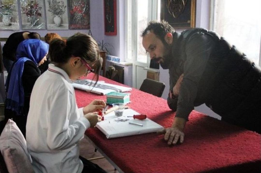 &Ccedil;ivi İle Teli Sanata D&ouml;n&uuml;şt&uuml;r&uuml;yorlar